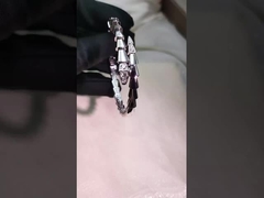 Individueller 18k Goldschmuck Elegantes Weißgold Personalisierung Hochwertiger Schmuck