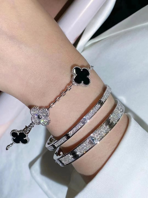Customized Brand Real Diamond Bangles 18k Solid Gold HK Setting Jewelry