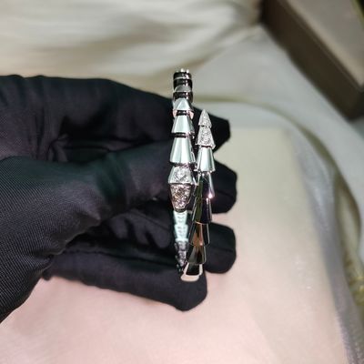 Personalisierter 18k Goldschmuck Hochwertige Weißgold-Anfertigung für langanhaltende Schönheit