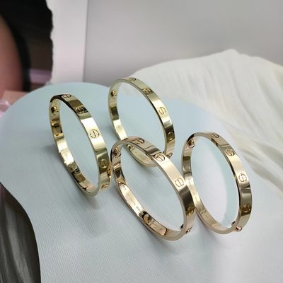 18K Gold Diamant Hochschmuck mit Vvs Klarheit und zeitlosen Saphir-Typ Edelstein