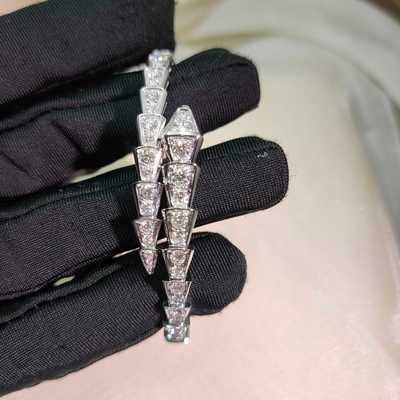 Vvs Diamant Klarheit High Jewelry 18K Gold Luxus Kollektion Exquisite Details Zeitlose Eleganz Exklusive Schmuckstücke