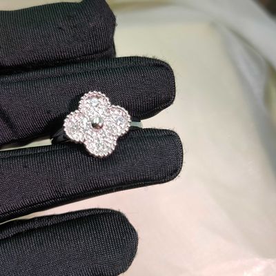 Exquisite Luxusmarken-Schmuck, der den Stil mit zeitloser Eleganz und Handwerkskunst aufwertet